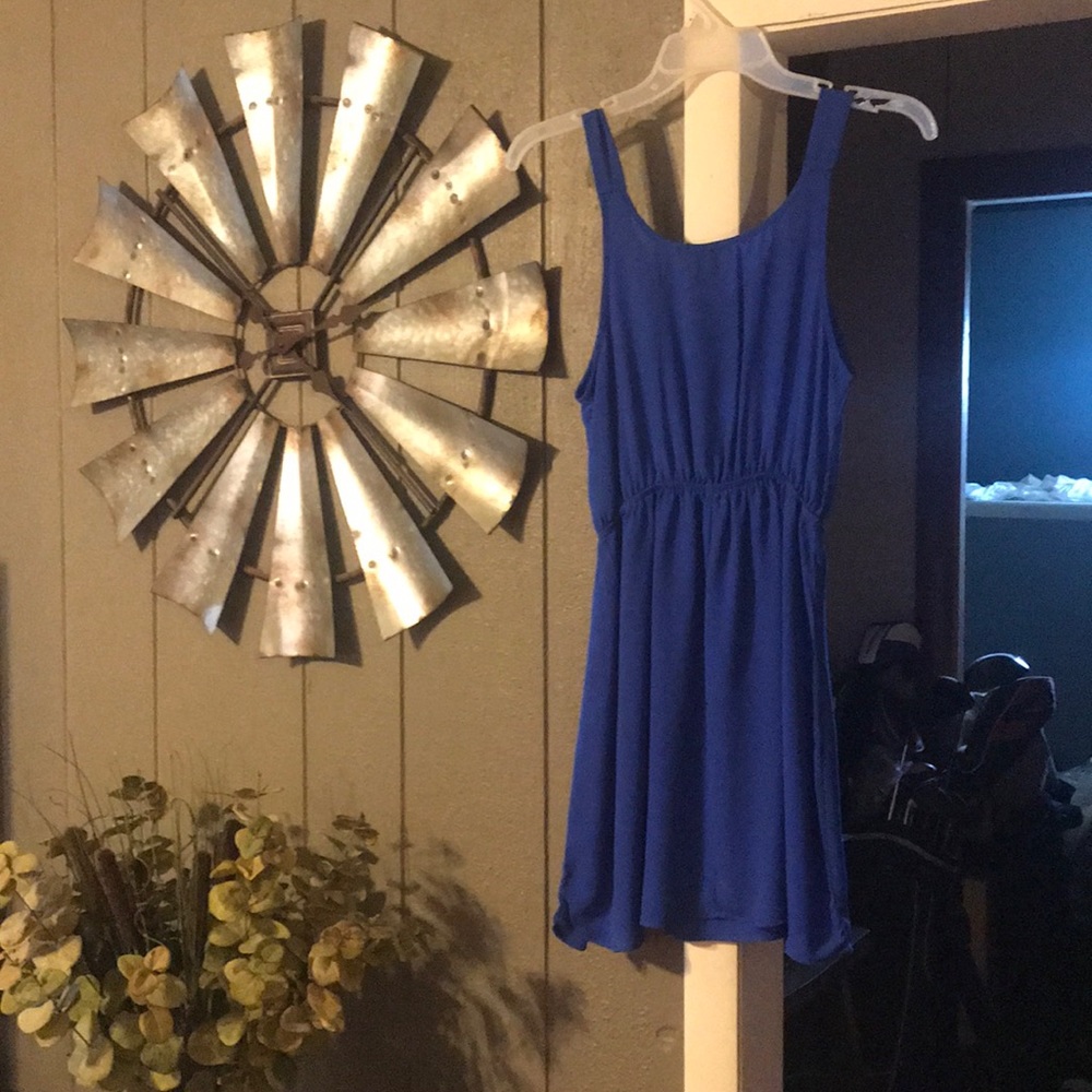 Dress - Picture 2 of 2